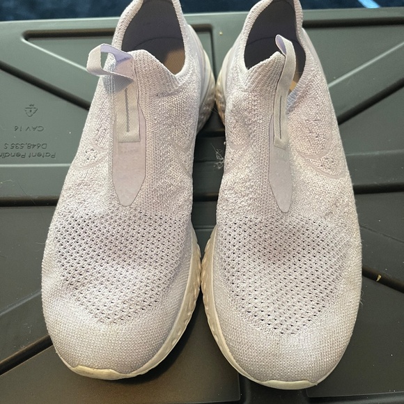 Women's Nike Epic React Shoes - Picture 2 of 4